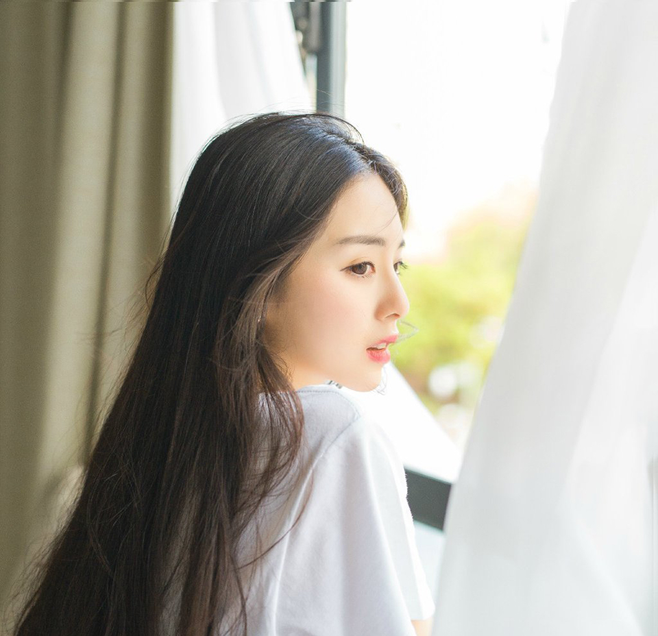 “关中逆贼？”庞统眉头挑了挑，冷笑着摇头道：“将军可是刘璝？”